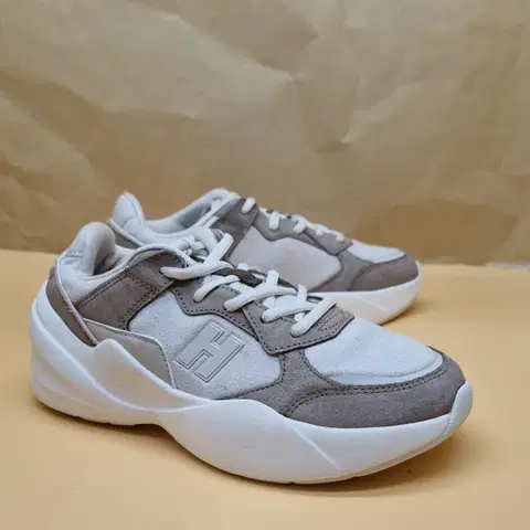 호킨스 줄리아 스니커즈 245 굽4.5.