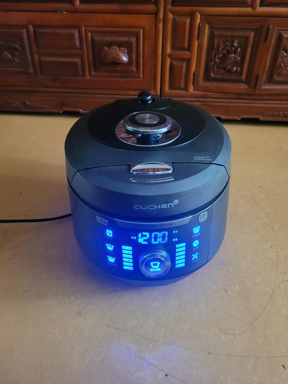 '쿠첸 IH압력밥솥 6인용 CJP-PA0610DW 제조년월 2017년9