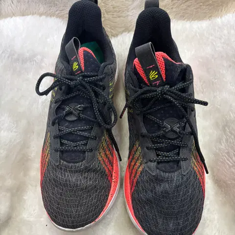 언더아머 커리 플로우 10 아이언 샤프닝스 아이언 농구화