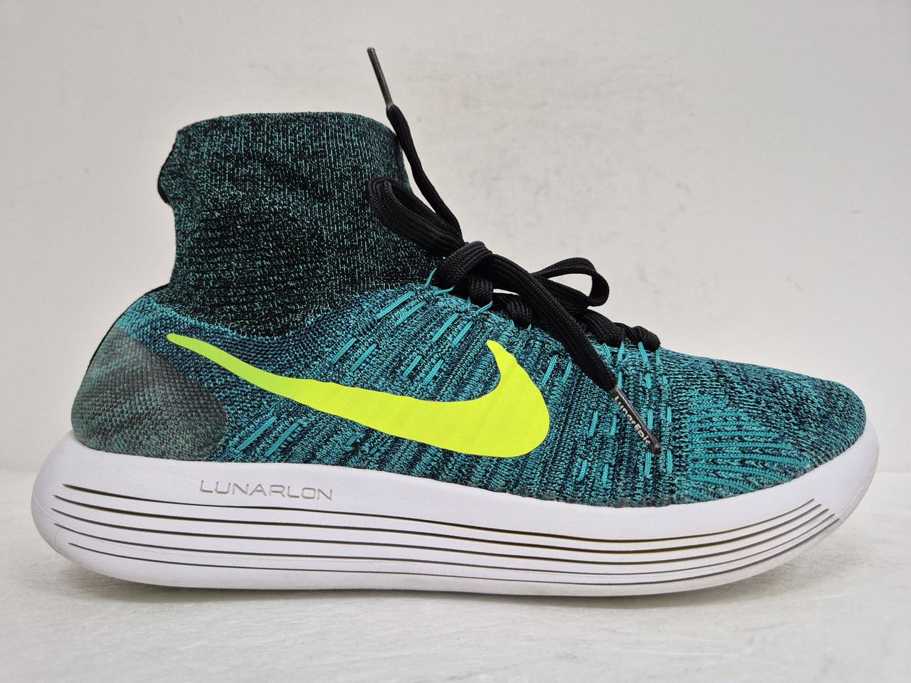 나이키 루나 플라이니트 270  