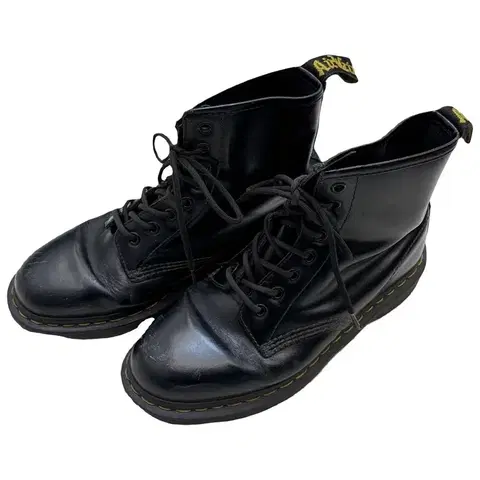 DR. MARTENS 1460 8홀 스무스 레더부츠 250