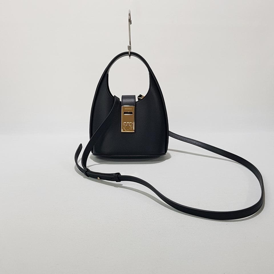 정품) 페라가모 간치니 버클 미니 호보백