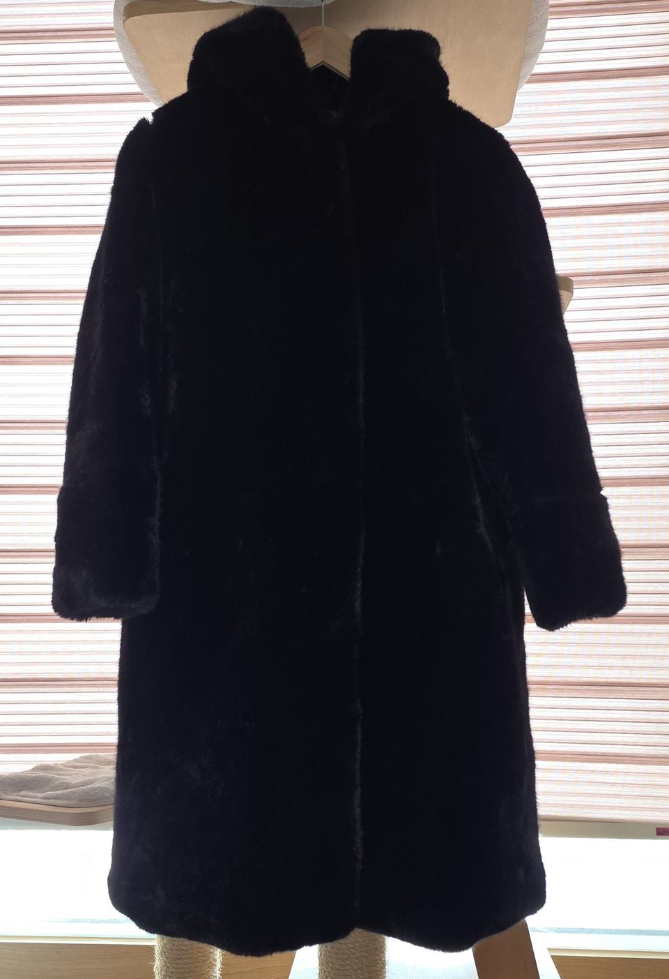 페이크 롱 코트