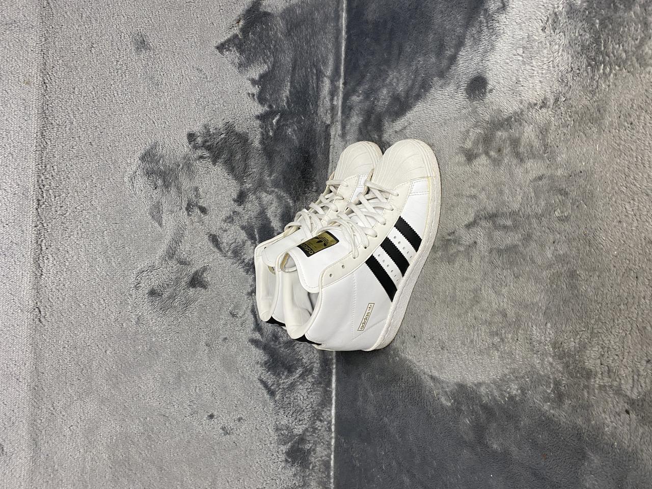 아디다스 하이탑 스니커즈 240