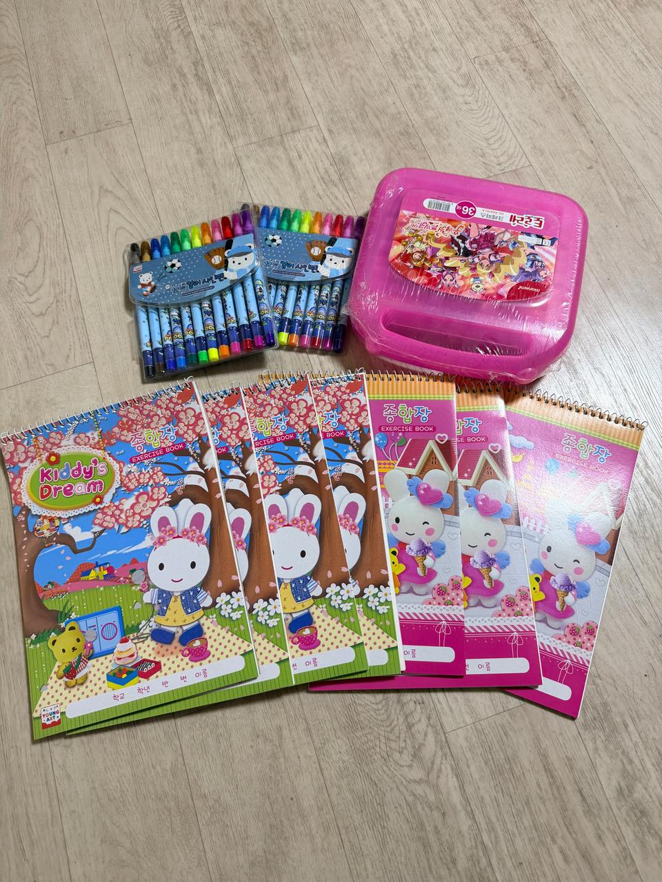 공책, 사인펜, 크레파스 (일괄)