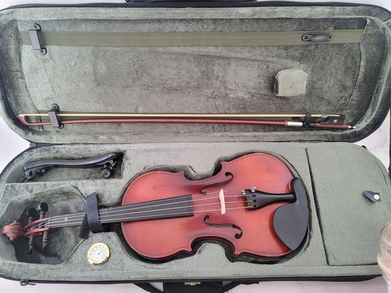 유니버셜  바이올린  4/3사이즈ㅡ급처분