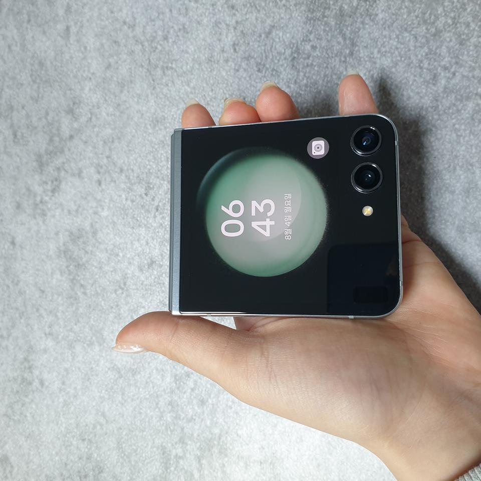 LG 갤럭시 Z플립5 5G 민트 512G A급 판매합니다