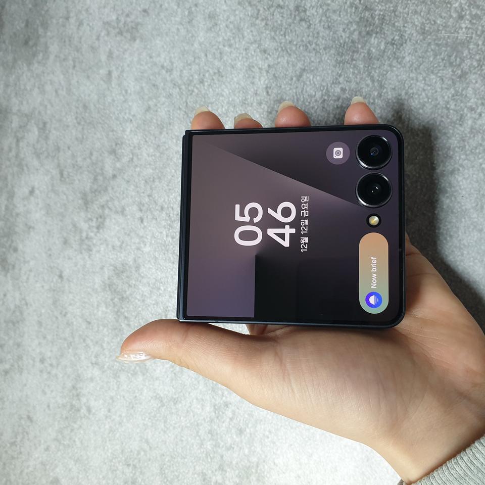 LG 갤럭시 Z플립7 5G 블랙 512G S급 판매합니다