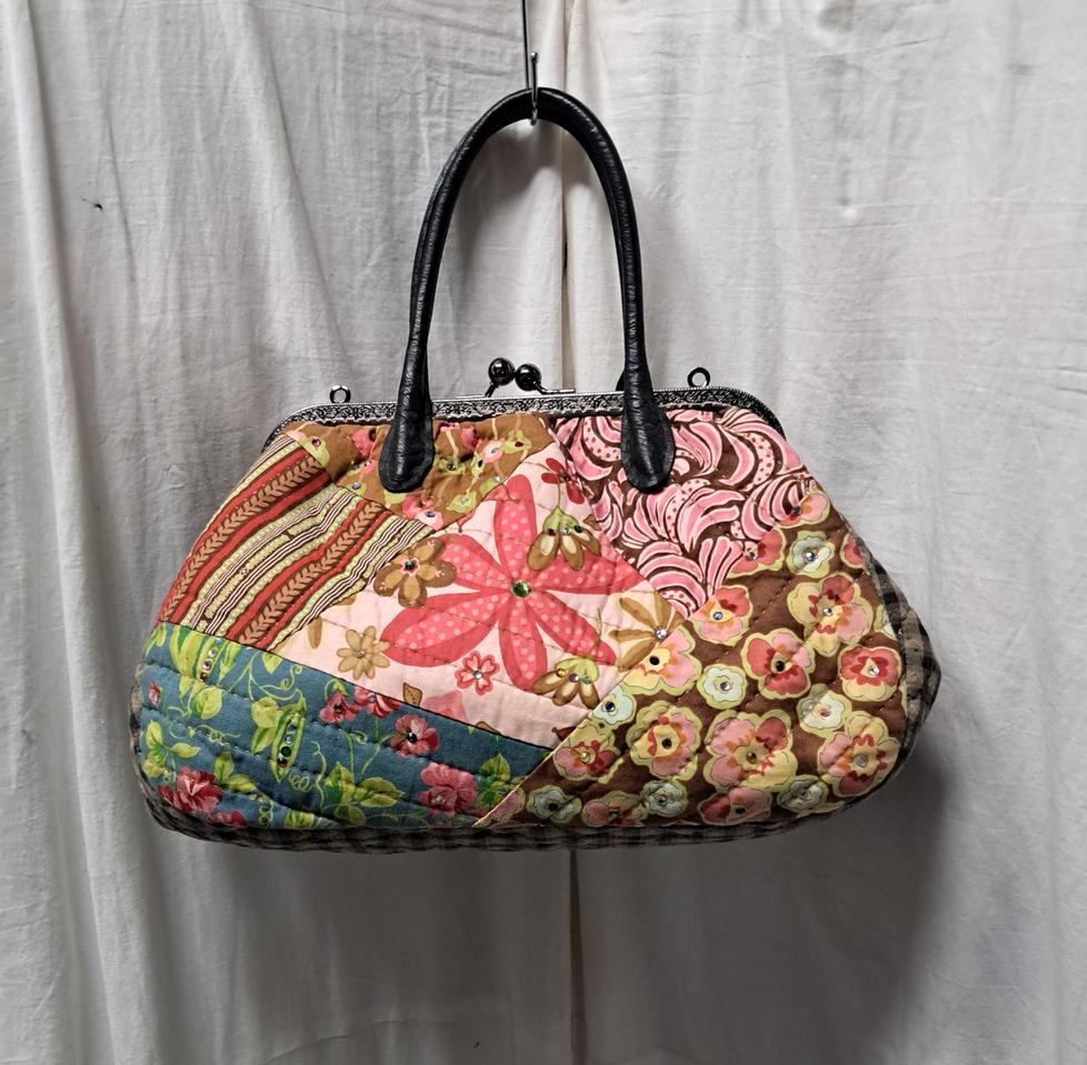 퀼트 프레임 가방 토트백