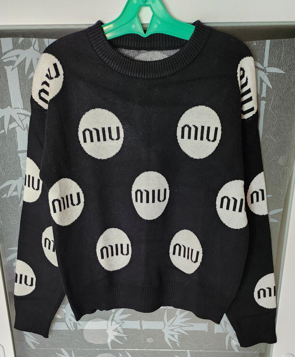 미우미우 니트