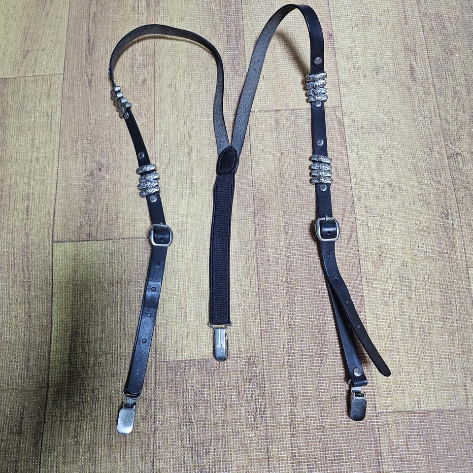 Luke 스터드 가죽서스펜더