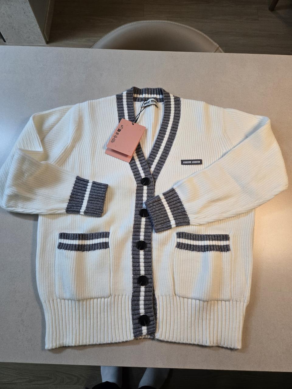 미우미우 화이트 여성용 L 사이즈 가디건