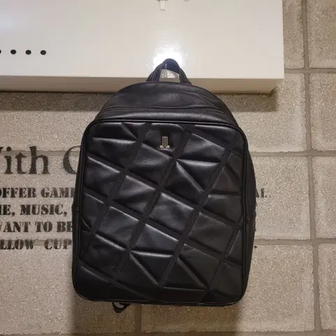 랑방 레더 백팩