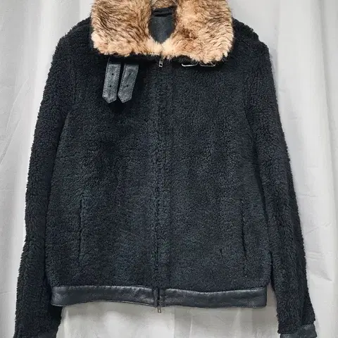 진도로얄 양털무스탕 퍼 카라 점퍼