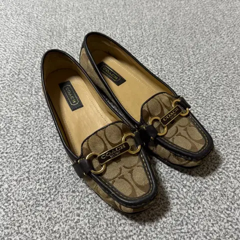 Coach 코치 시그니처 로퍼 235