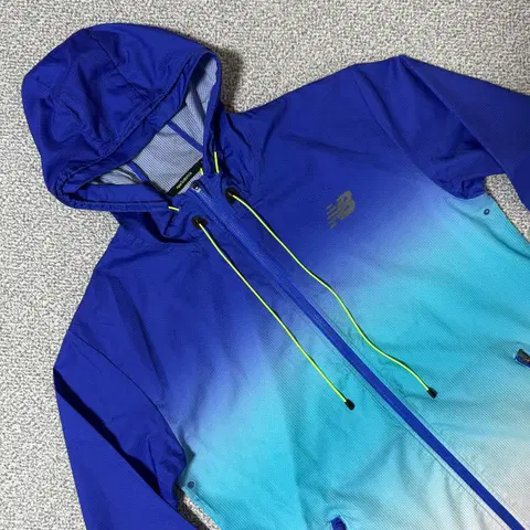 뉴발란스 러닝용 바람막이 M