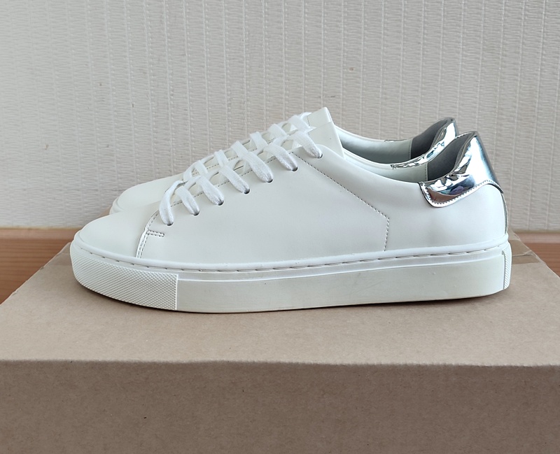 식스핏 가죽스니커즈260 남성운동화 키높이 새상품