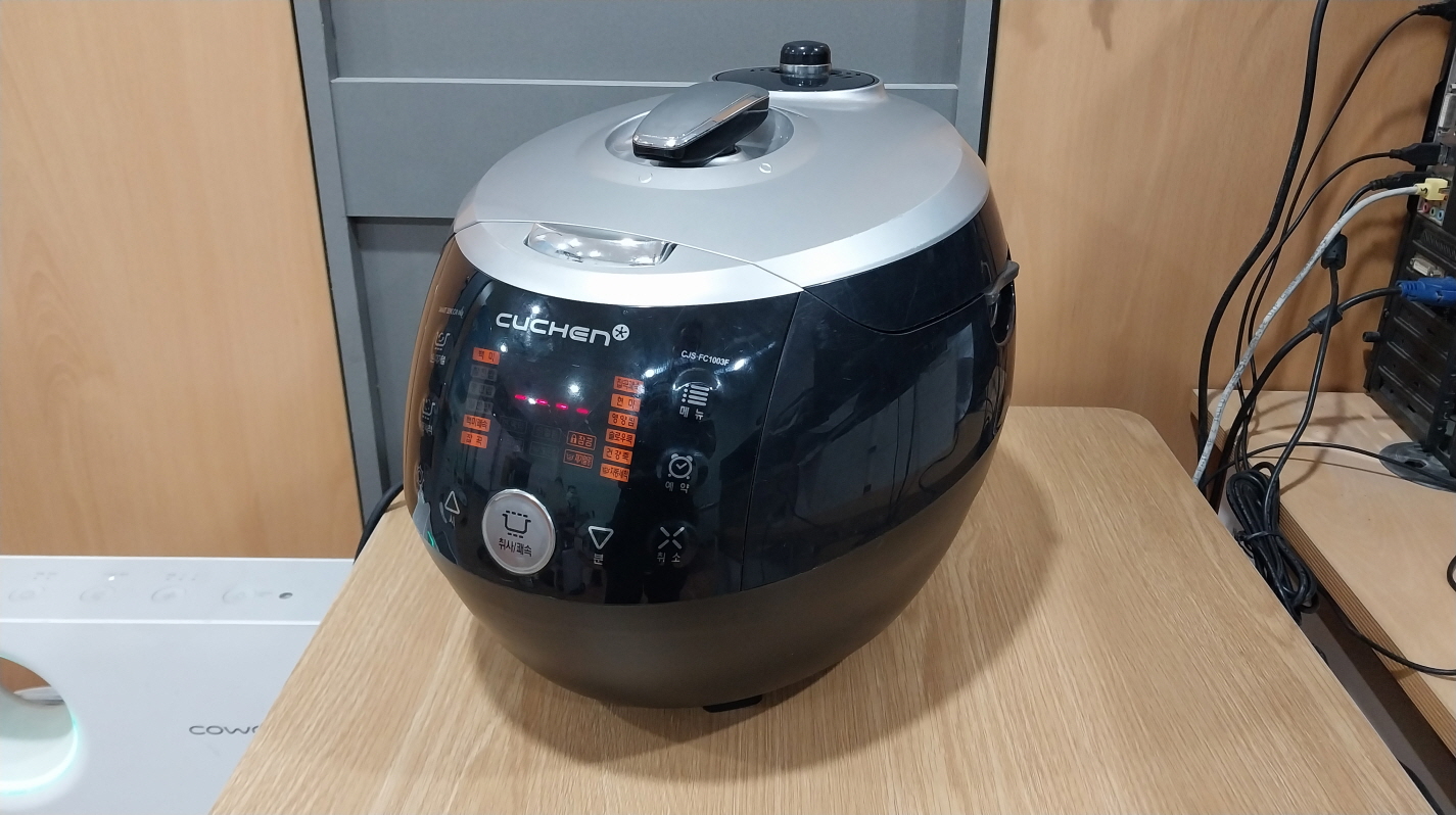 쿠첸 10인용 압력밥솥 CJS-FC1003F