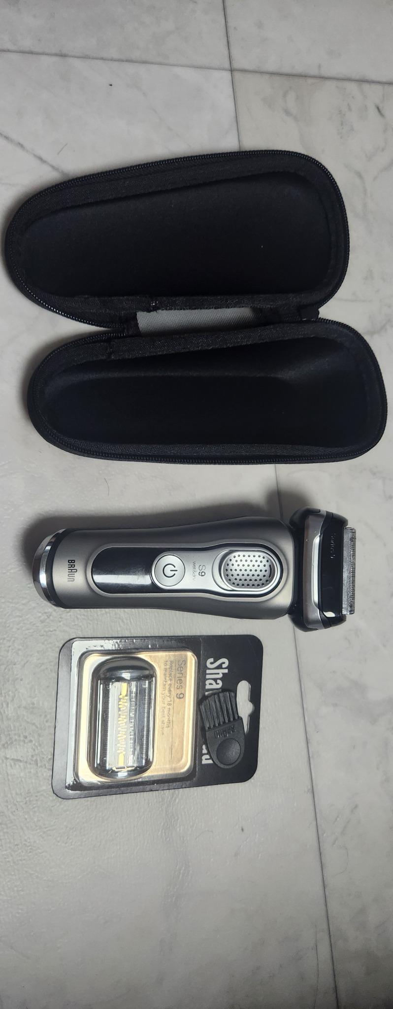 브라운 9  면도기  판매합니다