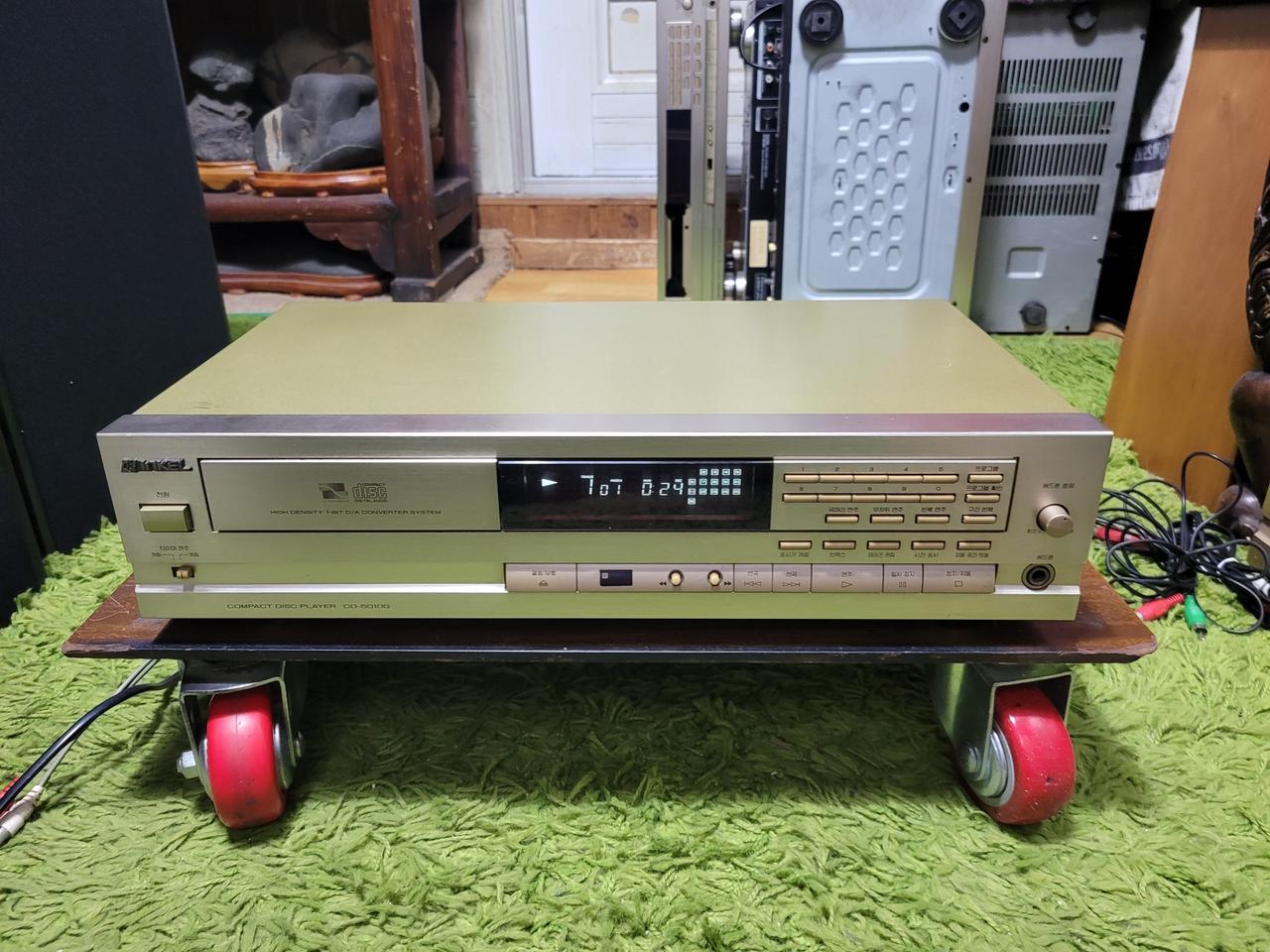 인켈 CD 5010G 플레이어