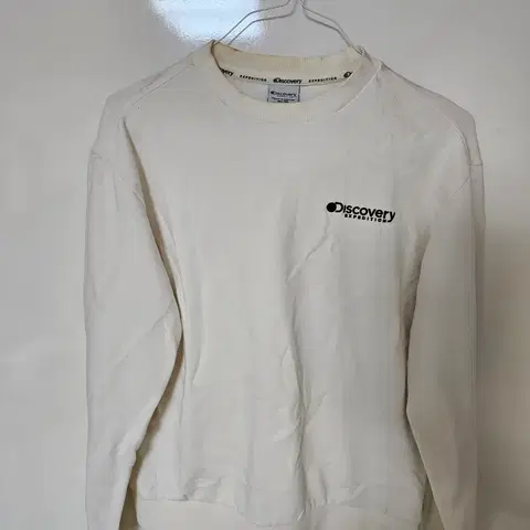 디스커버리 흰색 맨투맨 티셔츠 s