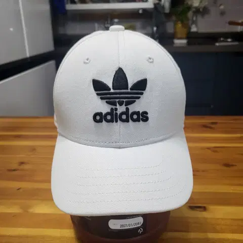 아디다스 볼캡 화이트 트레포일 로고