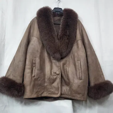 폭스퍼 양가죽 무스탕