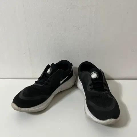 240 나이키 스우시 기능성 운동화 정품