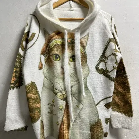 Free PARIS CAT 루즈핏 니트 후드티