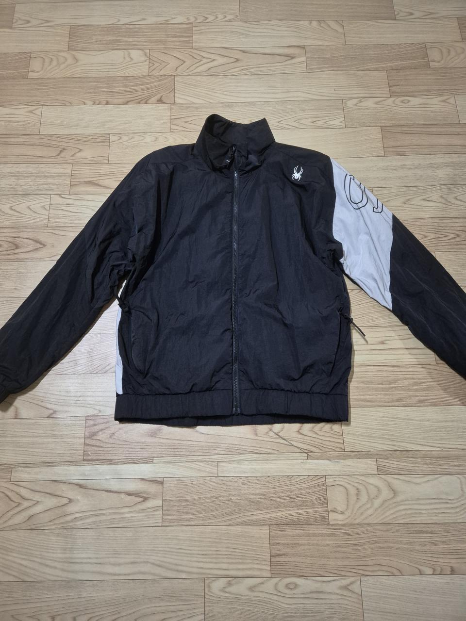 스파이더 바람막이