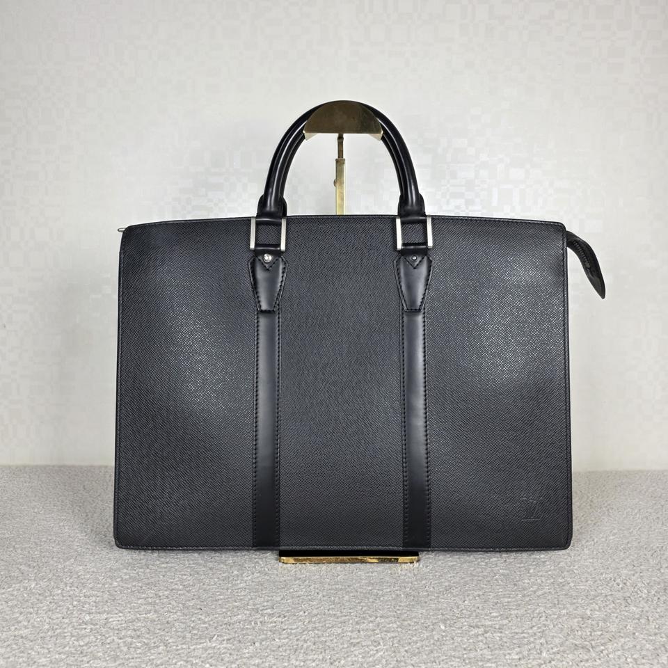 루이비통 서류가방 타이가 로잔