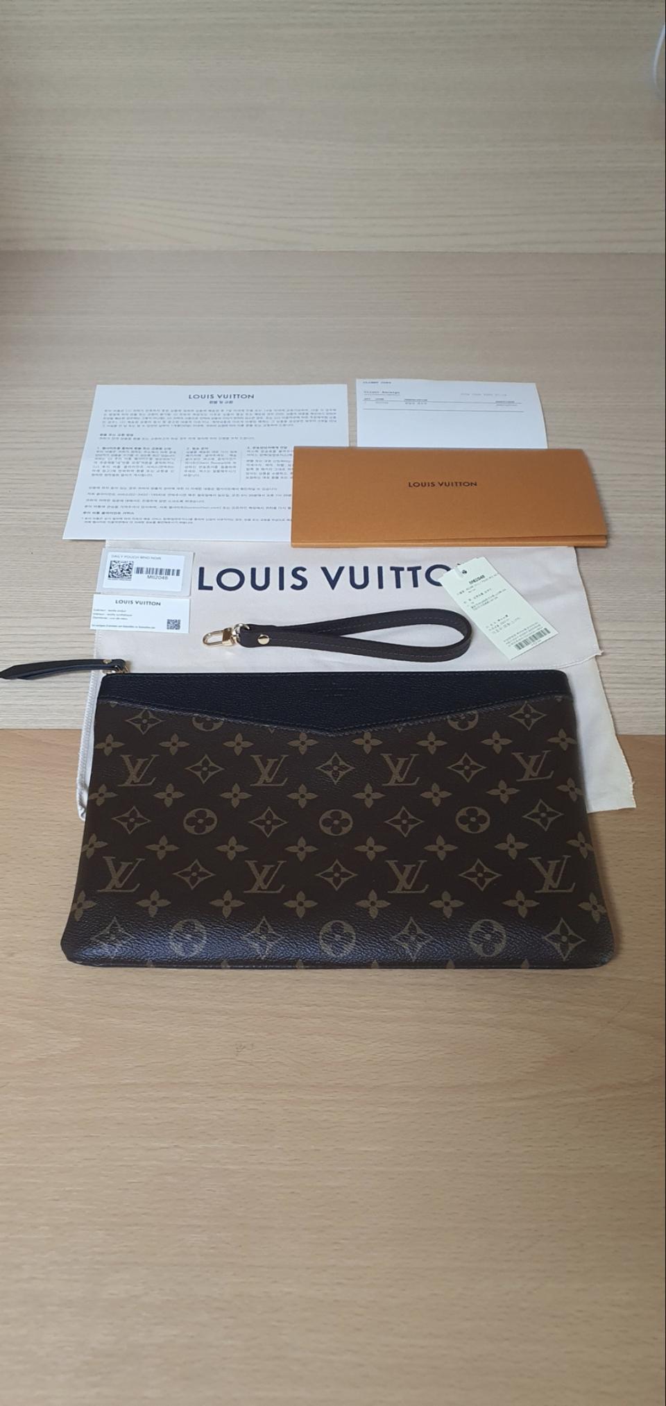 루이비통 데일리 클러치백/파우치백 새상품급 정품(영수증O)