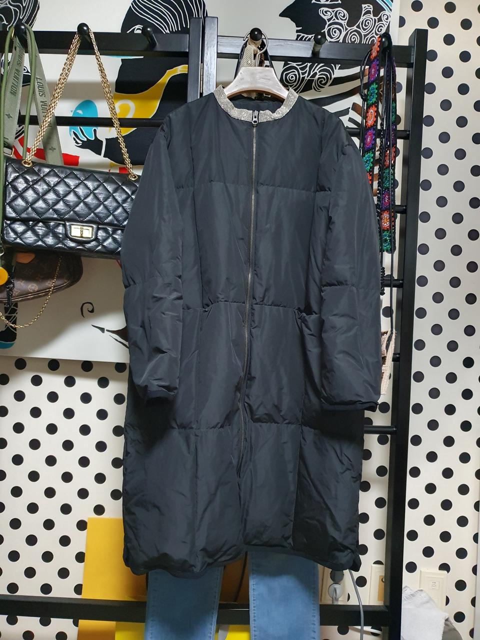 네크라인  체인 장식  구스 롱 패딩 코트 66