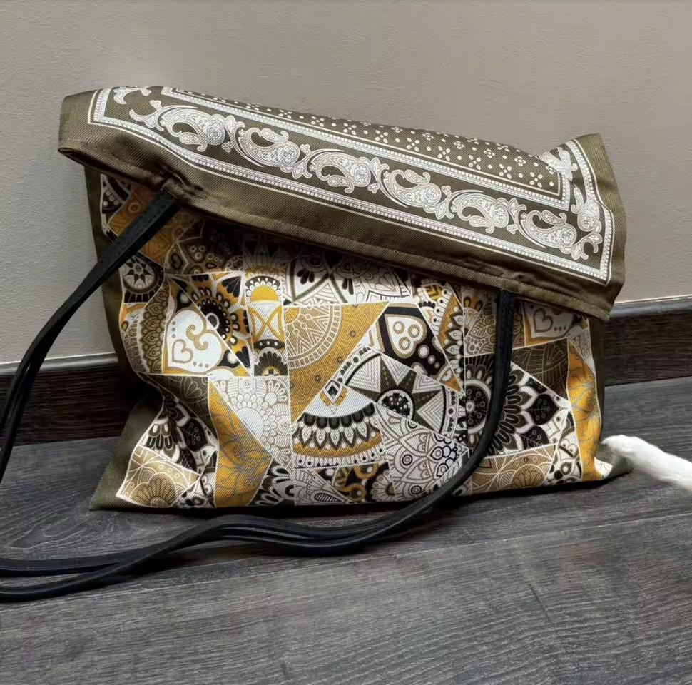 요즘 뜨는 에코백 실크프린트  토트백