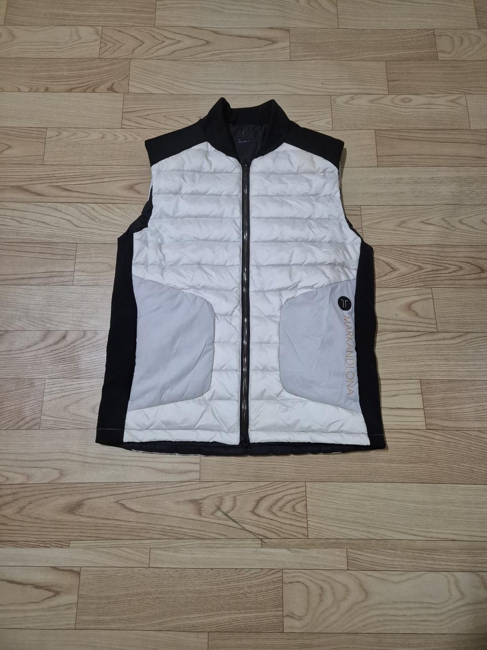 마크앤로나 패딩조끼