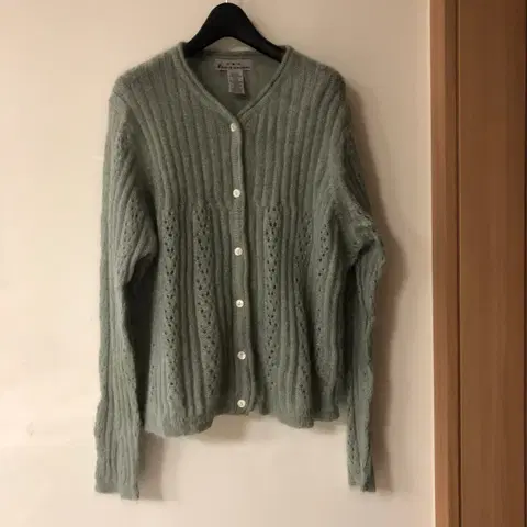 에디바우어 모헤어 44% 펀칭 라운드 뽀용 가디건 그래니룩