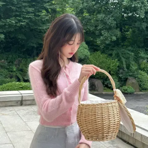 로라로라 장원영 24년 울 모헤어 핑크 가디건 라운드