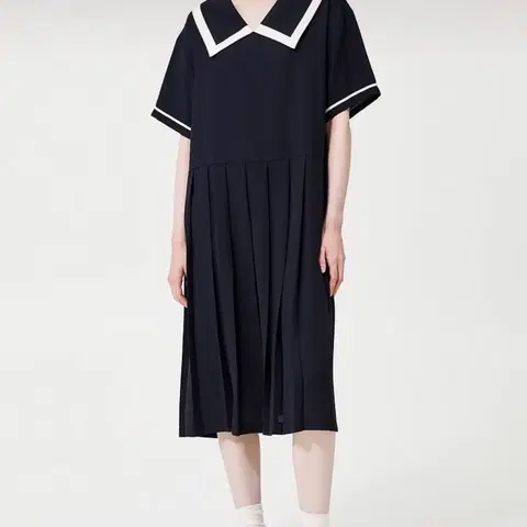 스튜디오 톰보이 22년 세라 플리츠 원피스 세일러 여행룩