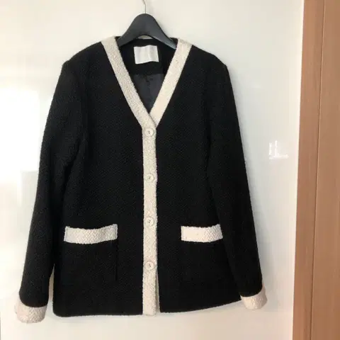 BLOOM 블룸 트위드 자켓 배색 결혼식 하객룩 출근룩 브이넥 올드머니룩