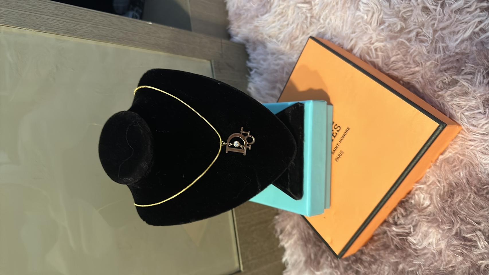 디올 골드 큐빅 목걸이