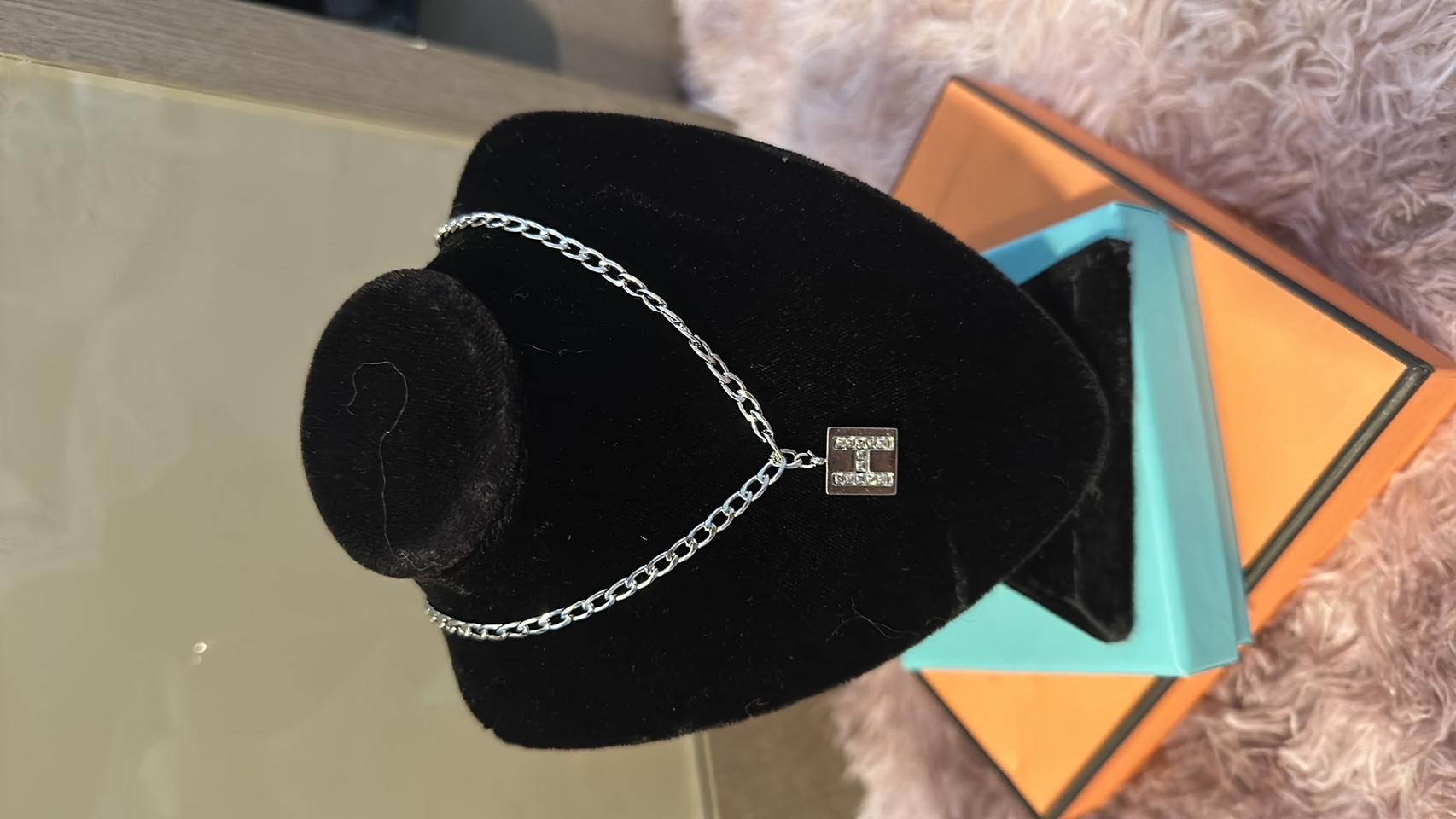 에르 실버 큐빅 목걸이