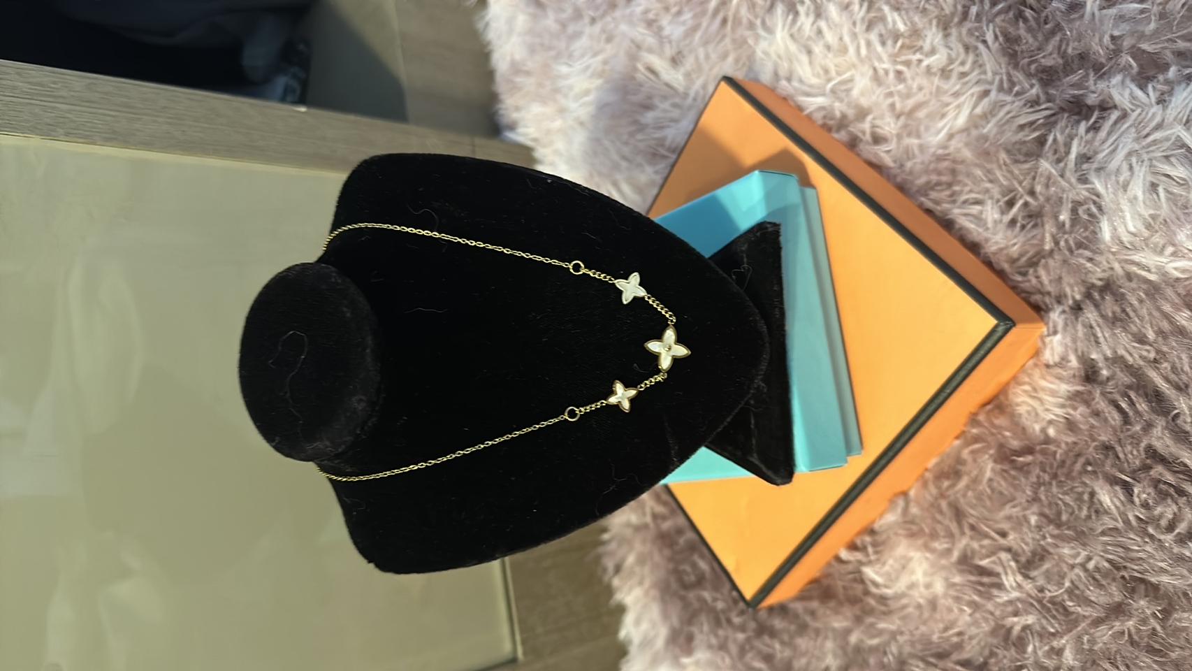 루이비통 골드 목걸이