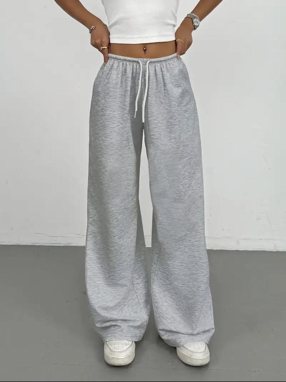 회색 와이드 트레이닝 팬츠
