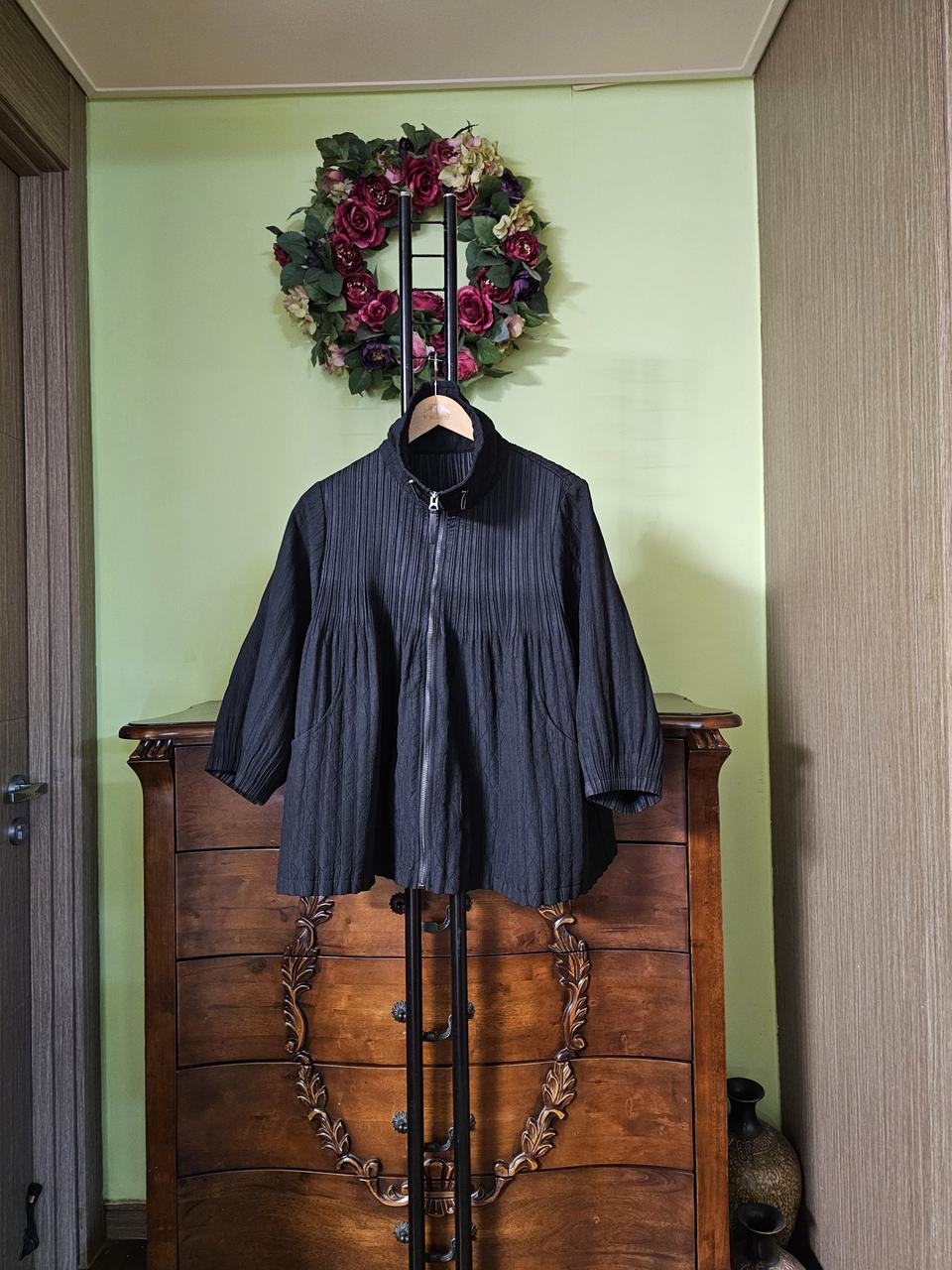 리플리 주름 아우터(2025년)