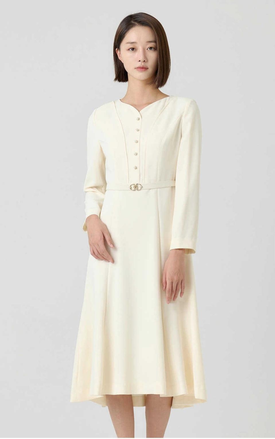 LYNN린 2024년 미디롱 원피스 77사이즈 (거의새거)