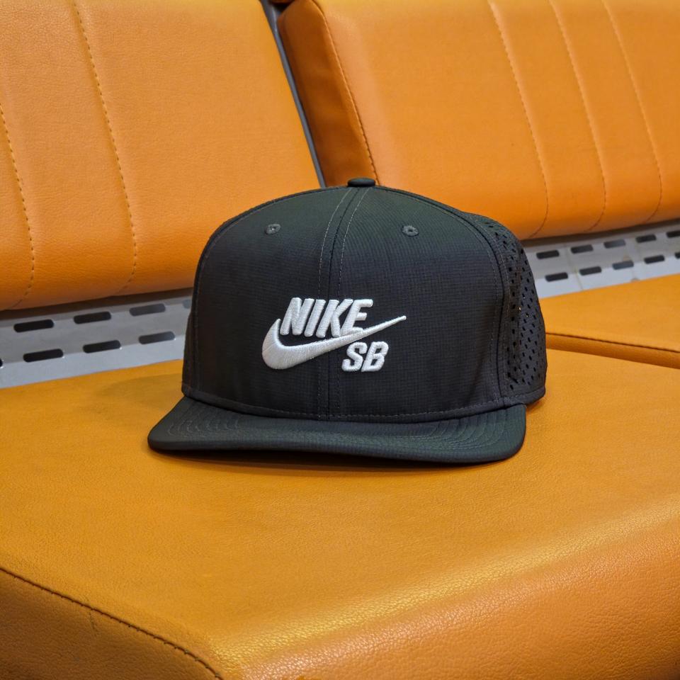 나이키 SB 퍼포먼스 트러커 스냅백