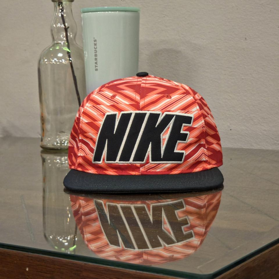 나이키 패턴 스냅백