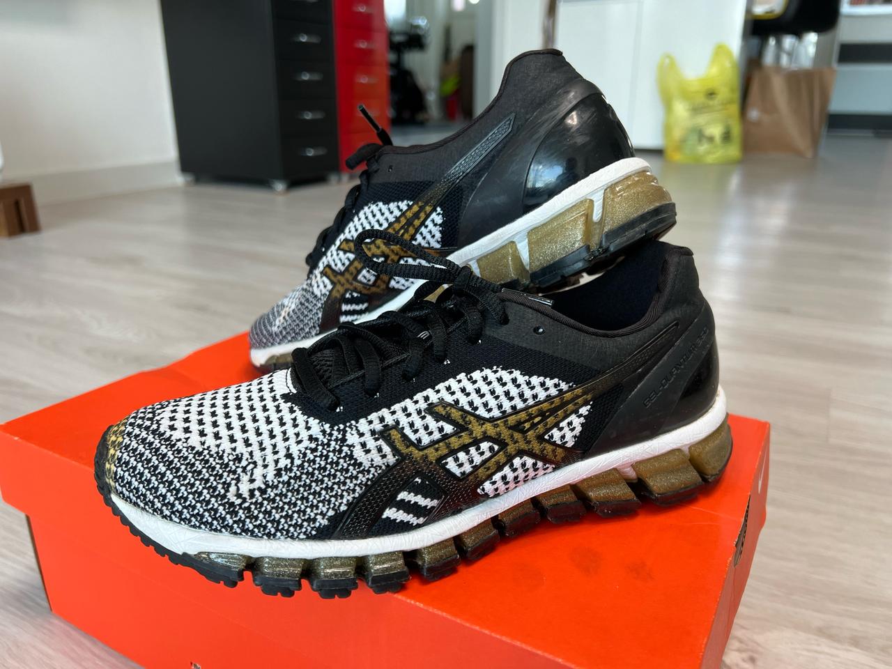 [240] 아식스(W) 젤 퀀텀 360 니트 블랙/화이트