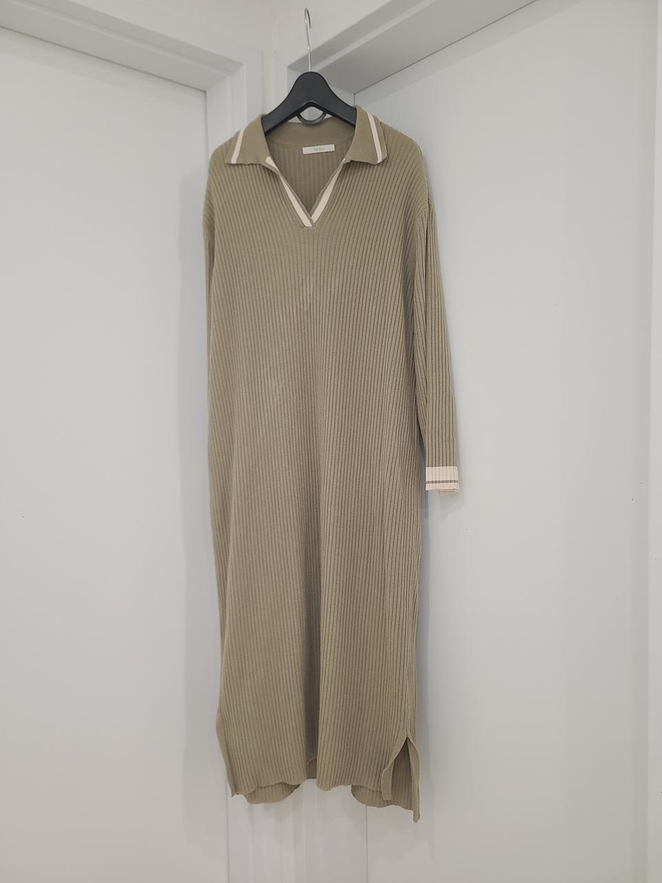 더아이잗 카라 니트원피스