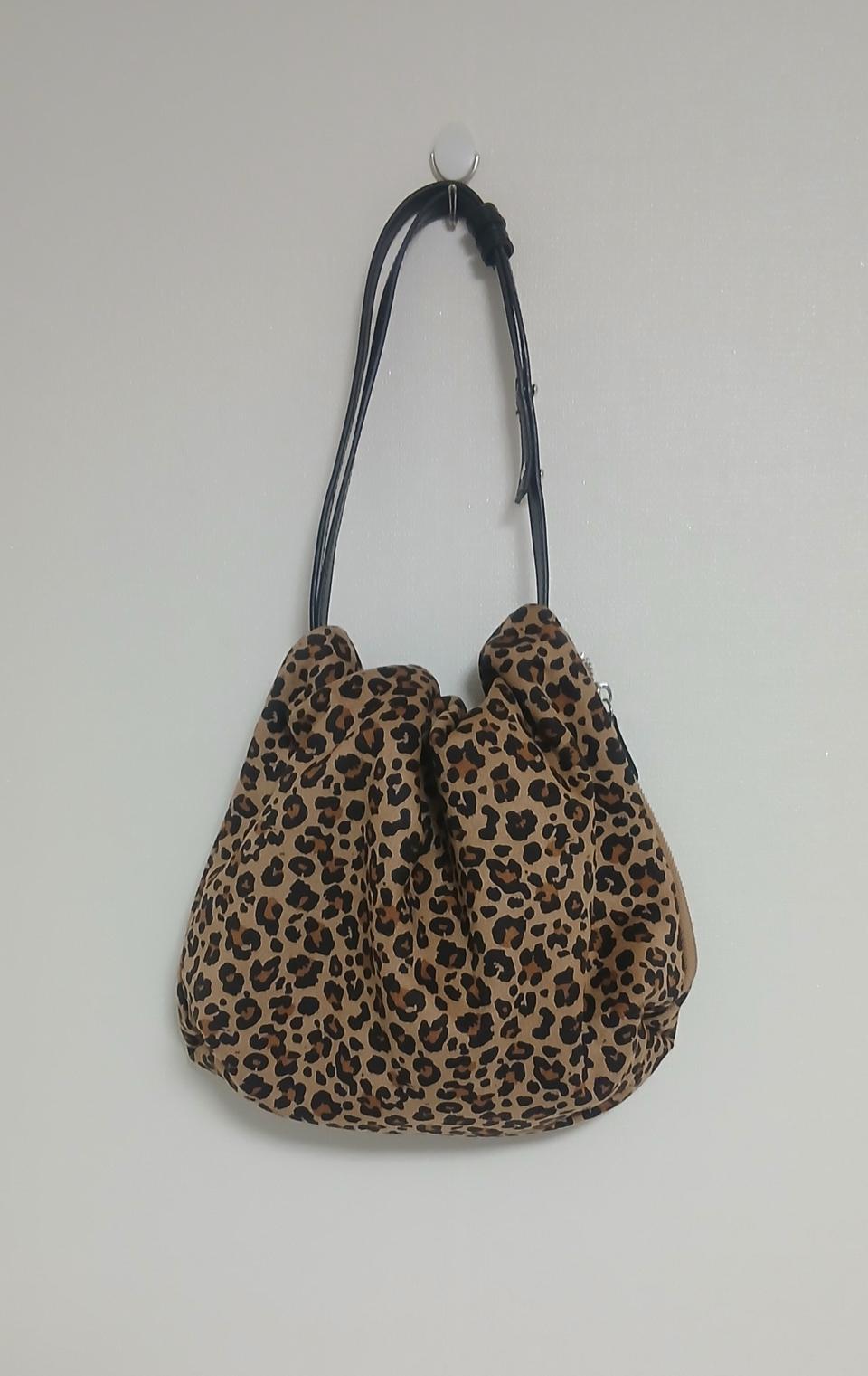 호피무늬 크로스백 //새상품